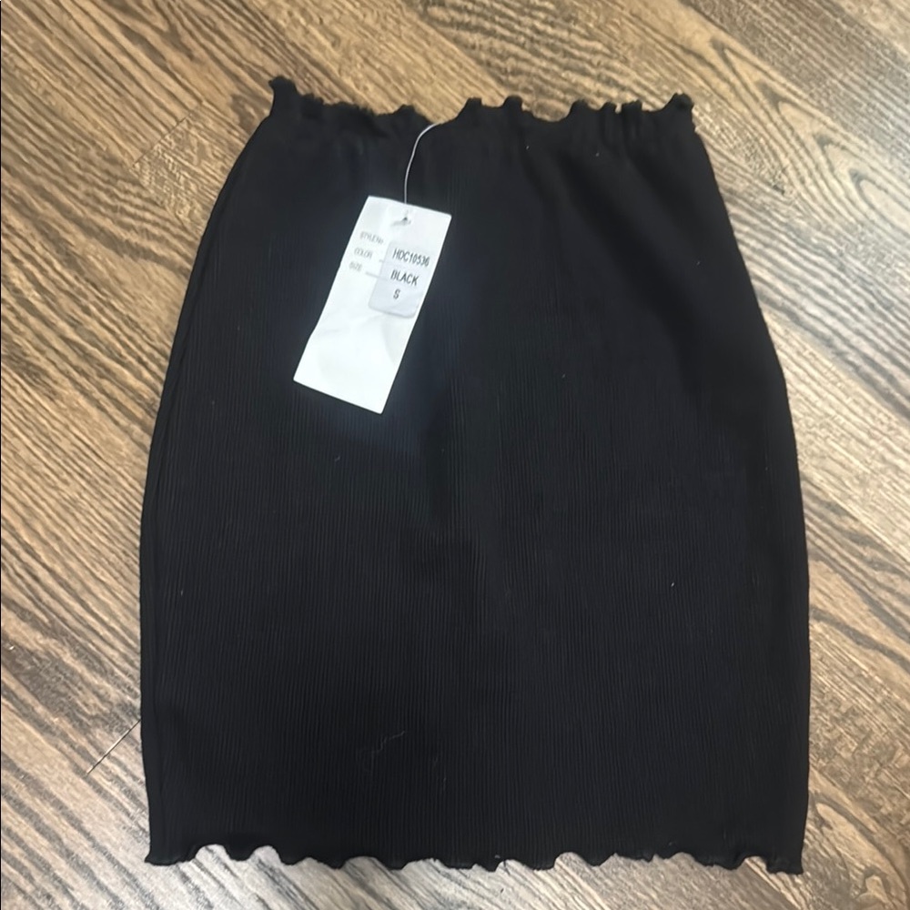 Black Two-Piece Zippered Outfit - Picture 5 of 5